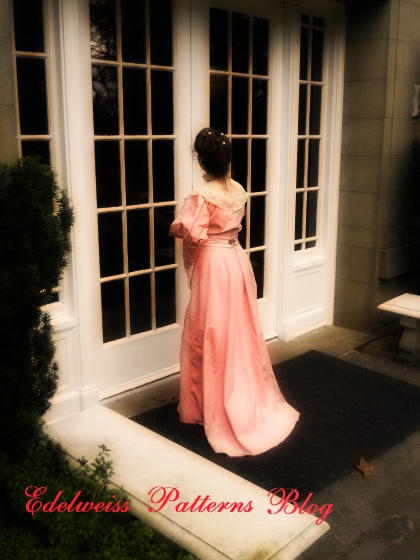 edwardian-anne-of-avonlea-film-costume victorian-1900s-walking-dress