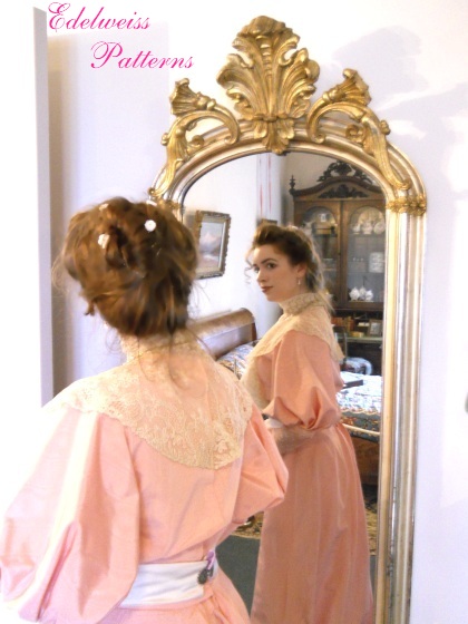 the-diana-barry-dress-anne-of-avonlea-costume1 victorian-lady-looking-in-the-mirror