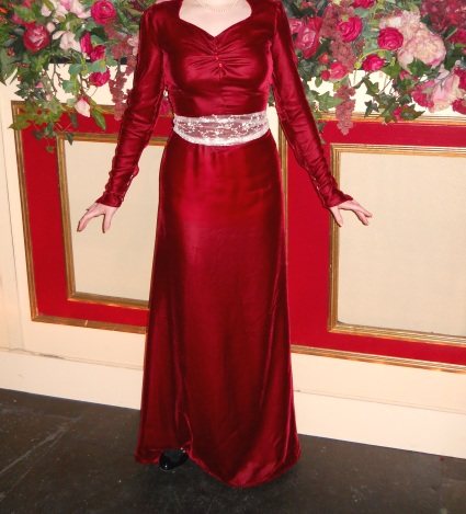 burgundy-velvet-gown simplicity-4259-1950s
