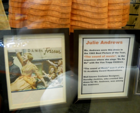 "Do-re-mi"-song-sound-of-music maria-and-von-trapp-children-in-carriage-in-sound-of-music-film