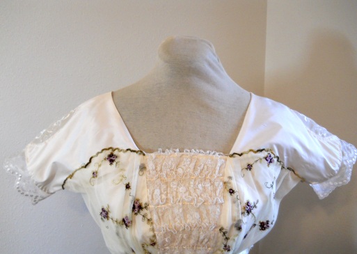 edwardian-tea-gown-lace-bodice