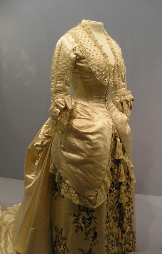Charles Worth 1880s evening gown Victorian silk evening gown