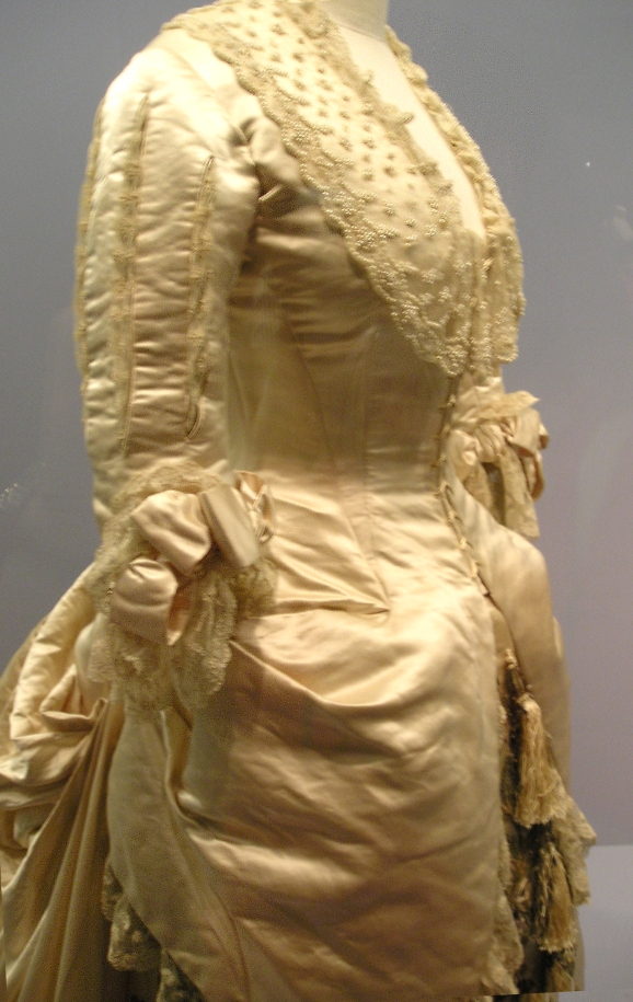 Victorian 1880s walking dress Victorian fashionable dress