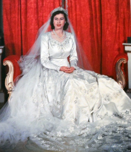 norman-hartnell-wedding-dress