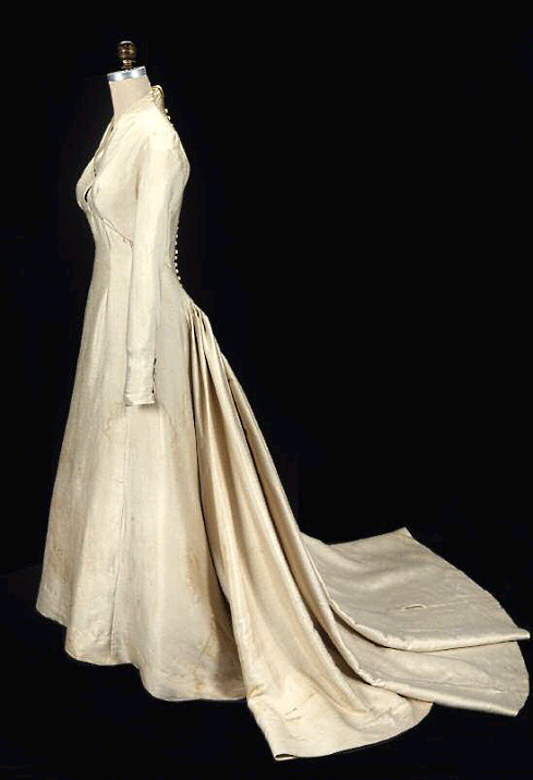 maria-von-trapp-wedding-dress